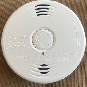 Kidde Smoke & Carbon Monoxide Detector Battery Voice Alerts Expiry  2032 June 1